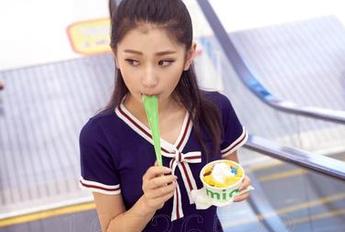 爱丝图库：那些在绿茵场上只穿黑丝的瞬间，真是让人难以忘怀！