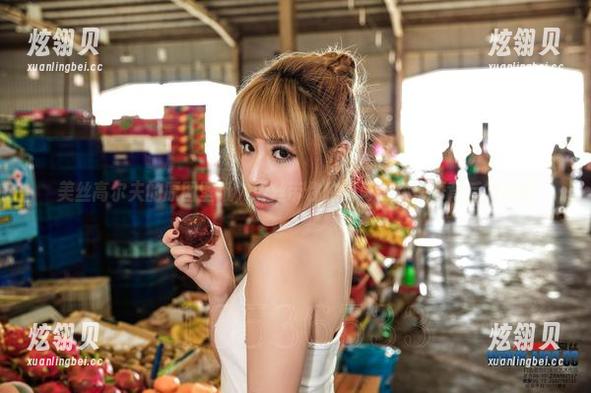 美丝高尔夫的原图壁纸，爱丝带你感受每一次挥杆背后的心跳