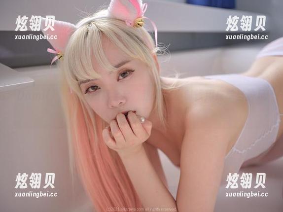 Dami(퀸다미)的短裙全套：这跟我小时候用床单当披风的气质好像有点像啊！