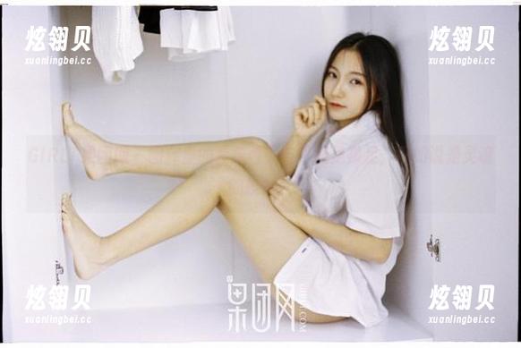 GIRLT果团网 - 图库里的裴希西，与其说是裸足，不如说是灵魂的投影！