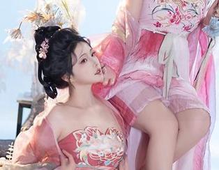 无圣光的Natsuko夏夏子：连圣诞树都嫉妒的原图！
