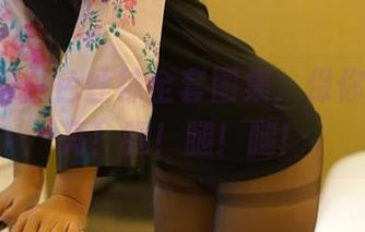 ROSI的白色丝袜全套图集，保你眼前一亮！腿！腿！腿！