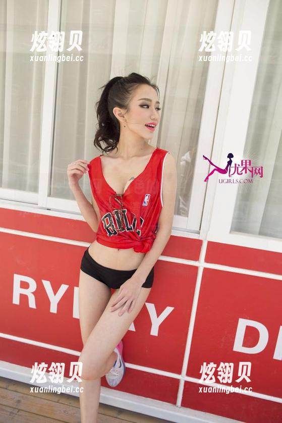 UGirls尤果网 - 白色的诱惑，欣杨Kitty带你领略不一样的清新，真想一口气下载整个套图！