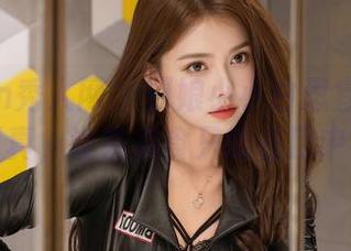 Xiuren秀人网 – 厨娘小小白思宜的高清写真，谁说美食只能在口中？