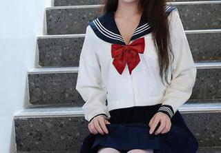 Xiuren秀人网 – 好想回到校园，小薯条nienie校服写真合集通知接收：心动ing！