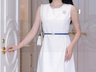 Xiuren秀人网 – 沐娜娜全套透明，下载瞬间让现实变得模糊…