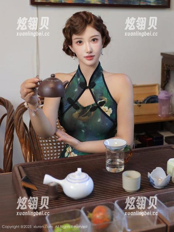 Xiuren秀人网 - 资源狂欢！糯美子mini白色吊带居家女友私拍，三亚的海风都嫉妒她！