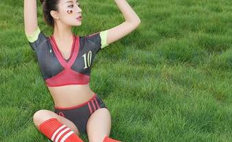 YouMi尤蜜荟 – 可爱的Domen瑶瑶写真集，下载之后我不得不承认：可爱并不仅仅是外表哦！