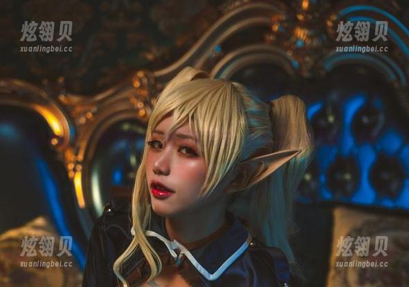 灰丝和“一笑芳香沁”的写真混搭，壁纸上好像藏着小心思
