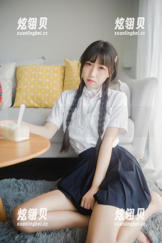 私拍浪潮下，不呆猫的修女图包，一言不合就让人犯迷糊。