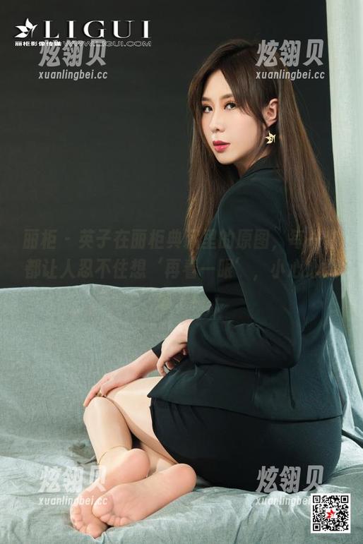 丽柜 - 英子在丽柜典藏里的原图，每一瞥都让人忍不住想‘再看一眼’，小心心要爆了！