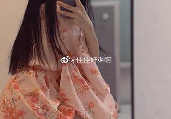 探索佳佳好难啊的兔女郎私拍：一套兔耳朵引发的无穷联想！