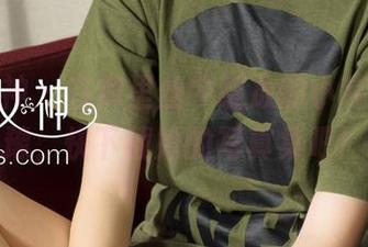 克拉女神 – 在裤里丝中绽放的小芹，别犹豫，快下载她的写真集吧！