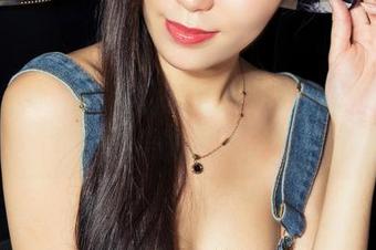 克拉女神 – 汤怡的睡衣图集：睡得好才是最美的风景！
