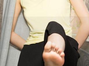 克拉女神 – 高子琁的教室：图包写真中的‘校园偶像’风范，哎呦不错哦！