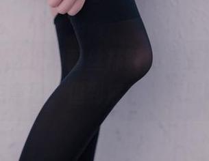 兔玩映画这次的蕾丝袜制服裙更新，感觉有点意思，但到底有多意思呢？