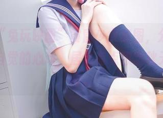 观看“兔玩映画”黄昏少女套图，分享那些不自觉的心动，居然有点想念秋天的晚霞。