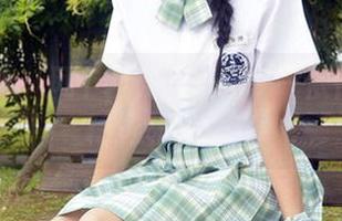 初夏女神 – 风中飘舞的思绪——依依的图库精选邻家女孩