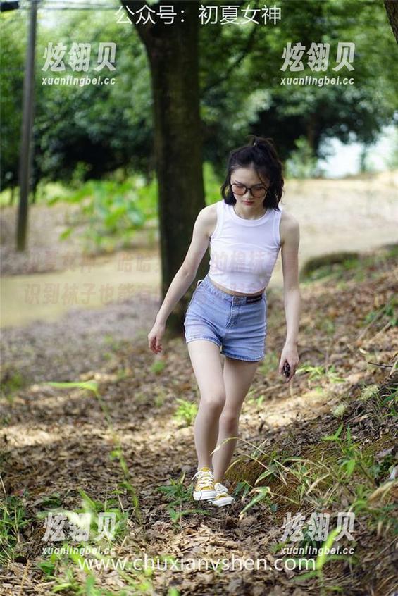 初夏女神 - 哈哈！环环的棉袜写真，让你见识到袜子也能有的‘高光时刻’，快来一起分享！