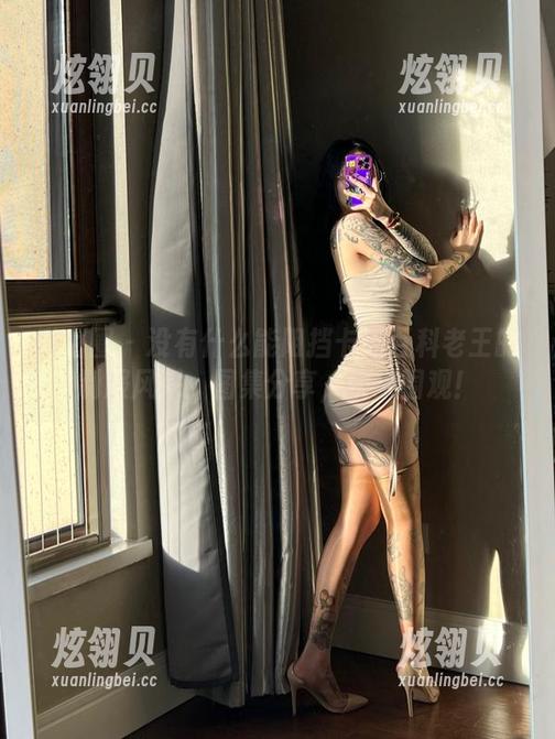 微密圈 - 没有什么能阻挡卡通百科老王的制服风采：图集分享，快来围观！