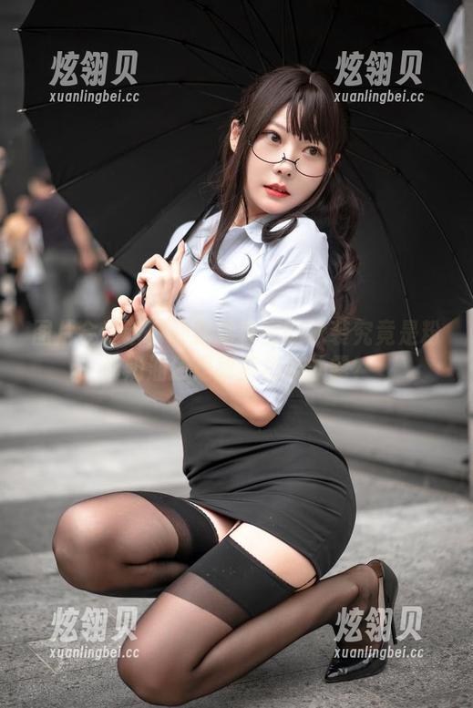 图片会说话！坏露露香宝的泳装究竟是粉色奶油还是甜美杨枝甘露？