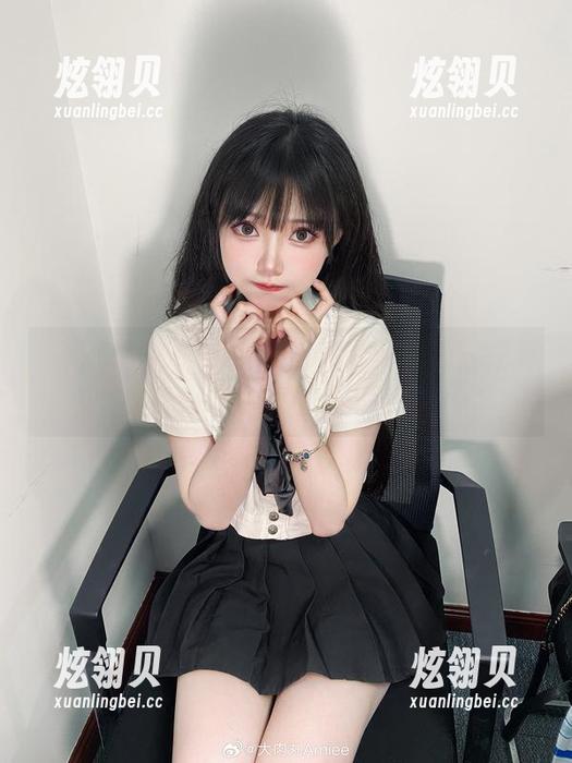 大肉丸Amiee的御姐cos作品，真的是看了让人怀疑人生的高颜值！
