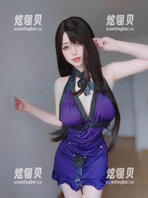 在女主K的作品集里，女孩们的每一个姿态都流露着不经意的性感，简直让人目不转睛！