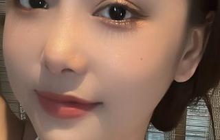 微密圈 – 在黑皮裙中迷失：奶雯原图的魅力究竟在哪里？
