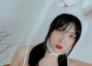 在丝袜的世界里，宋哈娜图库又上新货，快来看看她的分享！