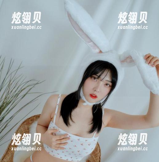 在丝袜的世界里，宋哈娜图库又上新货，快来看看她的分享！