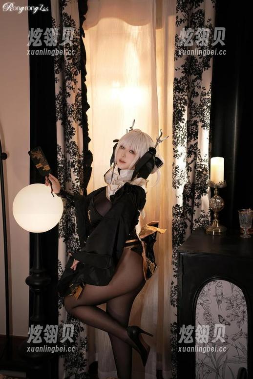 小容仔咕咕咕w私拍画像：少女的梦幻风格，怎能不被吸引？