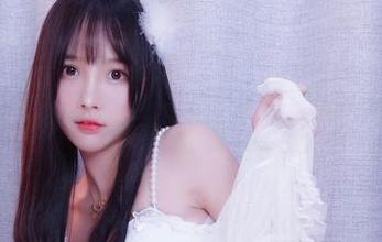 拥抱兔女郎加长版，小小奶瓶儿的写真带你进入奇妙世界