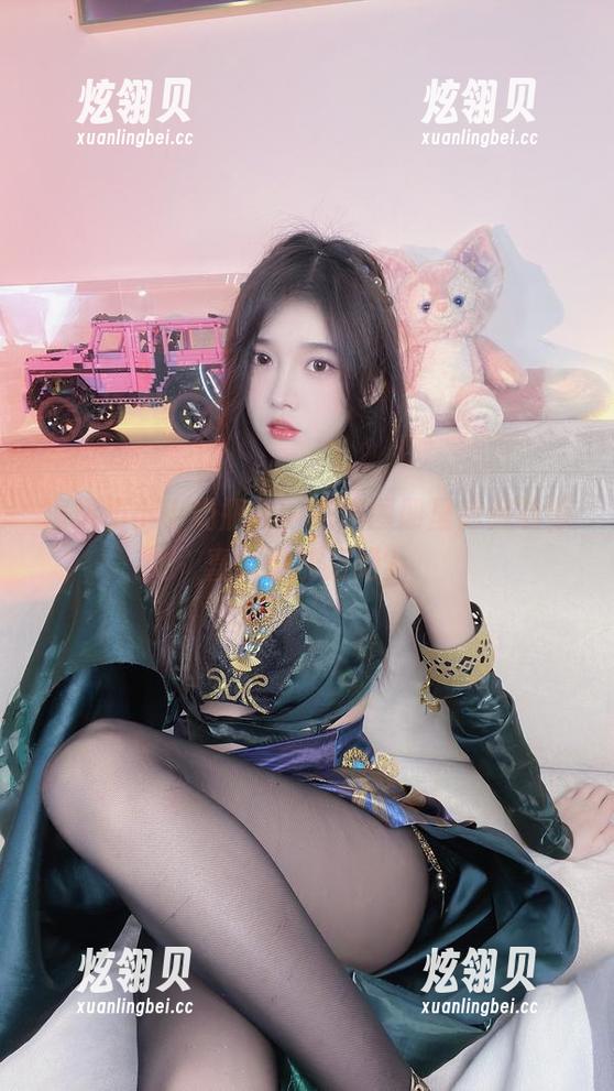 短裙和小小奶瓶儿，高清图册里隐藏的惊喜，谁能拒绝？