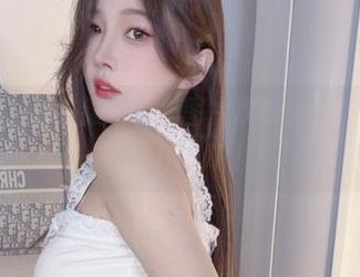 小小奶瓶儿的校服故事，图片欢乐多多，下载让你心情UPUP！