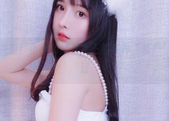 最新套图来袭！小小奶瓶儿女王的各种“威严”，不容错过