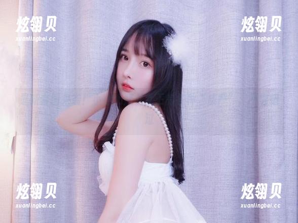 最新套图来袭！小小奶瓶儿女王的各种“威严”，不容错过