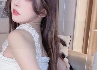 白开水毛衣定制版？小小奶瓶儿的写真套图让我迷了！