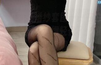 微密圈 – 小萌子婚纱套图——在白纱的海洋里荡漾，心情都变得轻盈了，谁能拒绝这样的妩媚？