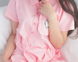 少女秩序 – 私拍中的千澄，红裙原图让人心动又想咬手绢。