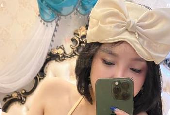 微密圈 – 偷看张鑫baby的美腿全套，原图不曝光我不信，你敢说不过瘾？