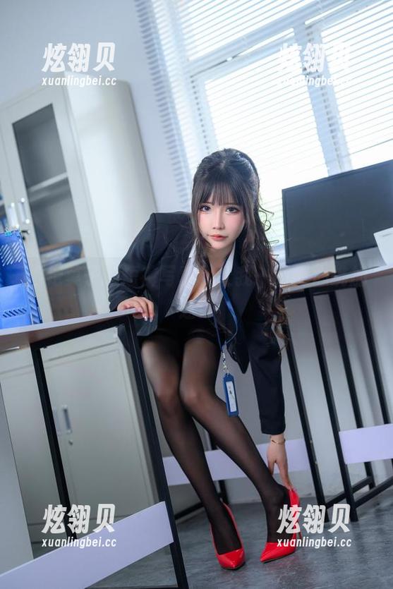 抱走莫子的短裤写真，让我一瞬间心跳加速！