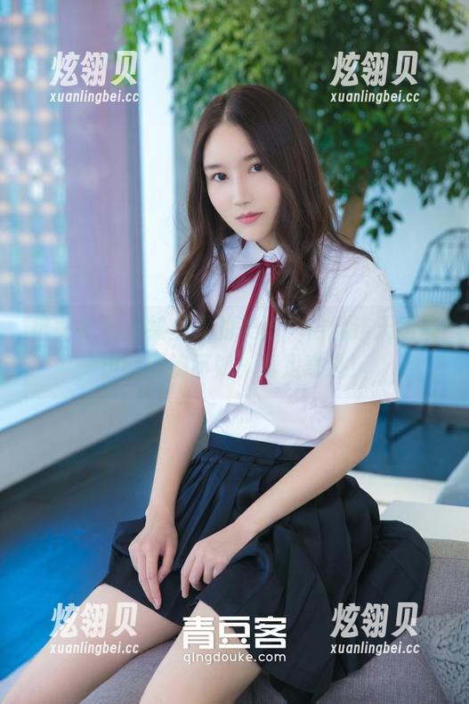 推女神-绮里嘉 推女神 - 看绮里嘉的美脚,仿佛连天鹅都出门自愧不如,真是奇迹!