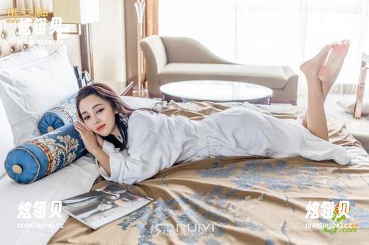 推女神 - 谭晓彤示范：怎样穿网袜才能不让人眼前一亮？图片一看便忍不住，原图更是太撩～