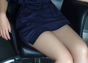 推女郎 – 高清合集：王依萌比基尼，夏天的浪潮里你能否把握住？