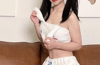 晕崽Zz的连体衣在无圣光的映衬下，有种不真实的奇妙感，图包提前泄露了什么？