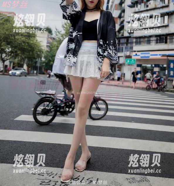 梦丝女神 - 私拍日记蟊王娇娇的油亮瞬间，宛如剥开新鲜橙子！