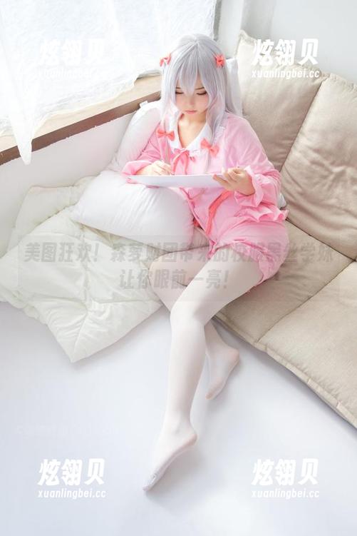 美图狂欢！森萝财团带来的校服黑丝学妹让你眼前一亮！