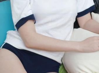 模范学院 – 保存免费的悦爷妖精空姐美图，保证让你的相册瞬间被点亮，安全带系好哦！
