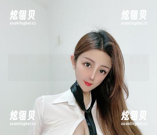 微密圈 - 泳池里的海豚baby：图包分享，清新感瞬间提升！