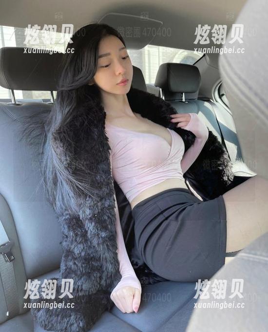 微密圈 - 这红色套装让“牛奶里的果汁”显得太美了，怎么能有这种无圣光的作品！